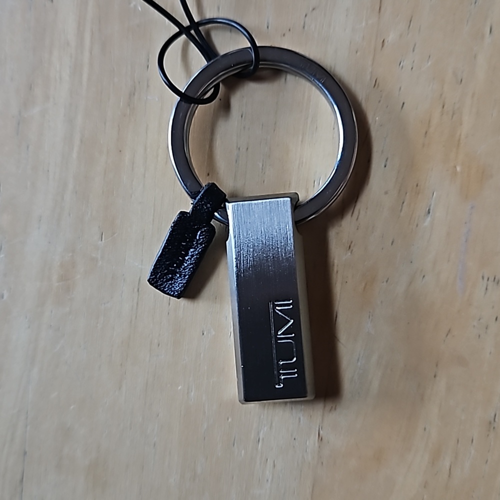TUMI INGOT KEYFOB - Picture 7 of 7